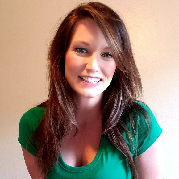 Meet your Posher, Melissa - Picture 4 of 4